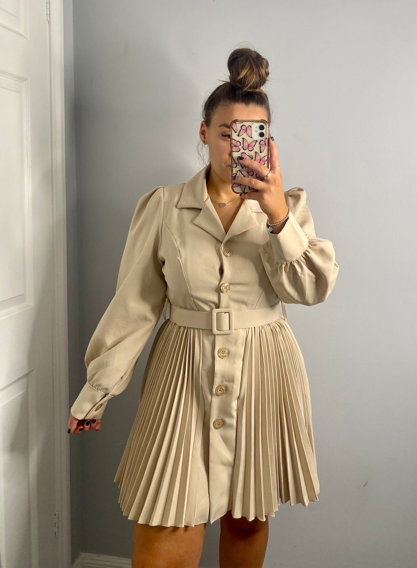 Belted pleat dress beige